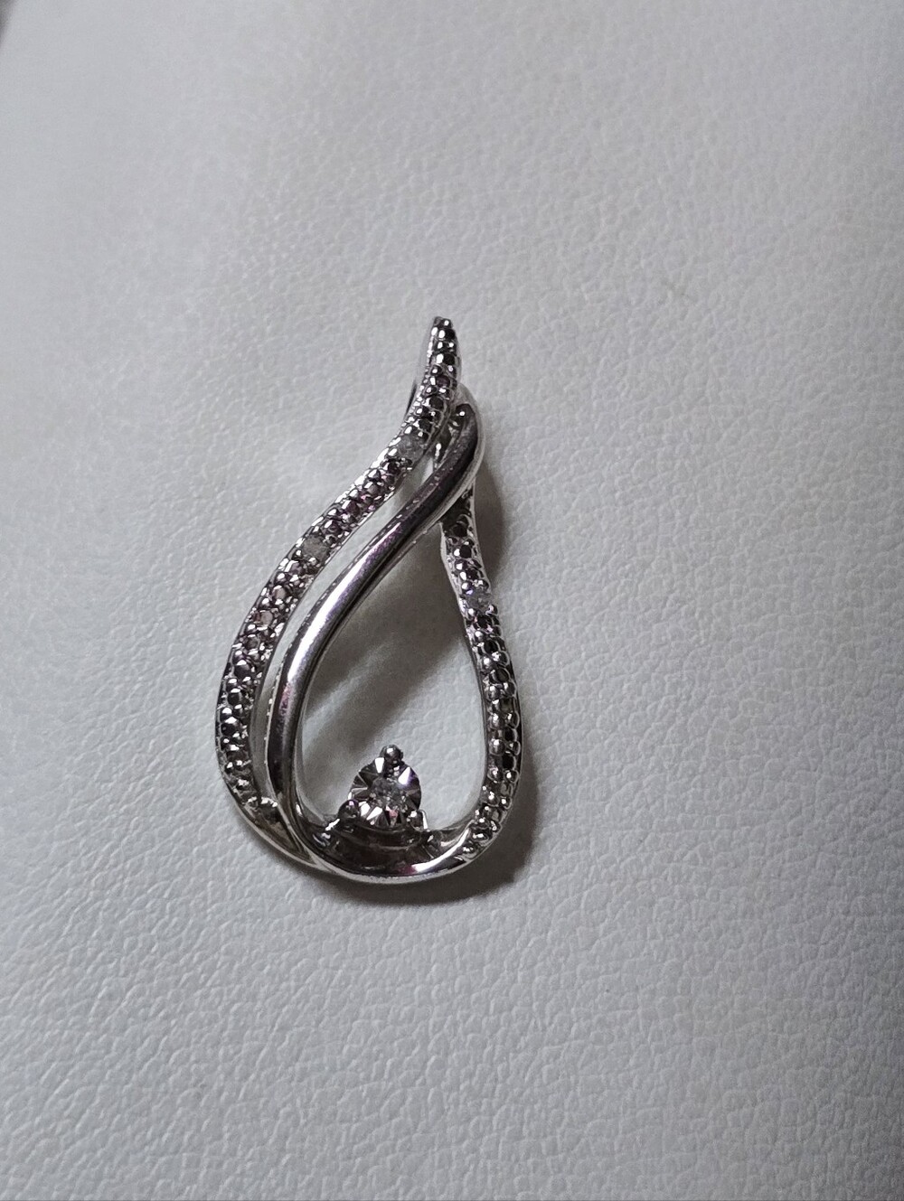 Kay Jewelers sterling silver Diamond teardrop pendant